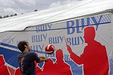 A scene of daily life in the Nashi summer camp on Lake Seliger, some 300 kilometres (~180 miles) northwest of Moscow, Sunday, July 15, 2007. Pro-Kremlin Nashi (Ours) youth movement has assembled about 10 thousand young people from all over Russia to a summer camp where they are going to do sports and attend political and socially oriented lectures and training sessions for two weeks.