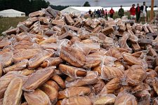 Activists of the pro-Kremlin Nashi (Ours) youth movement. on the way to get bread and other food stuff in the Nashi summer camp on Lake Seliger, some 300 kilometres (~180 miles) northwest of Moscow, Sunday, July 15, 2007. Pro-Kremlin Nashi (Ours) youth movement has assembled about 10 thousand young people from all over Russia to a summer camp where they are going to do sports and attend political and socially oriented lectures and training sessions for two weeks.