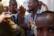 Questioning the witnesses of the incident in front of the police station. Hargeisa, SomaliLand, Wednesday, October 10, 2007. The police station named New Hargeisa is situated in one of the most criminal districts of the capital with its largest market and railway terminal.